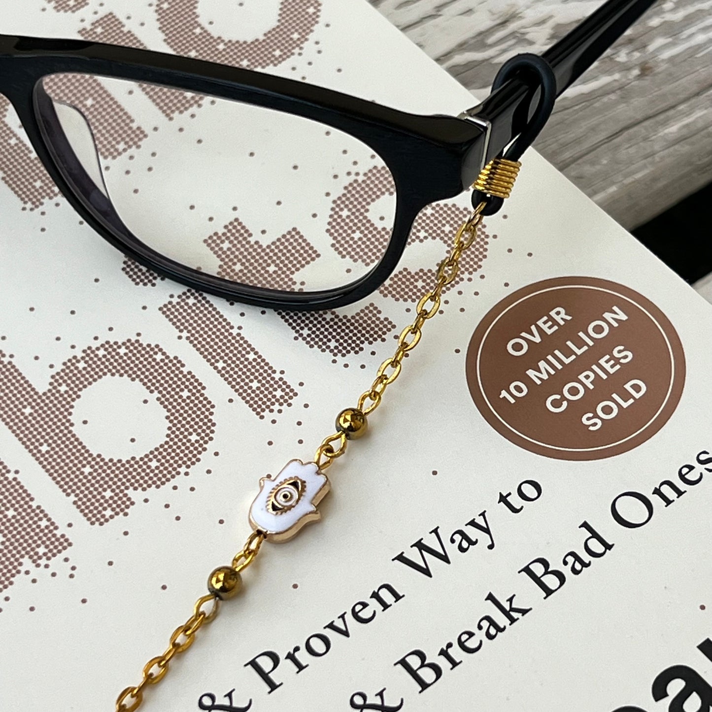 Glasses Chain - Gold with Hand of Fatima